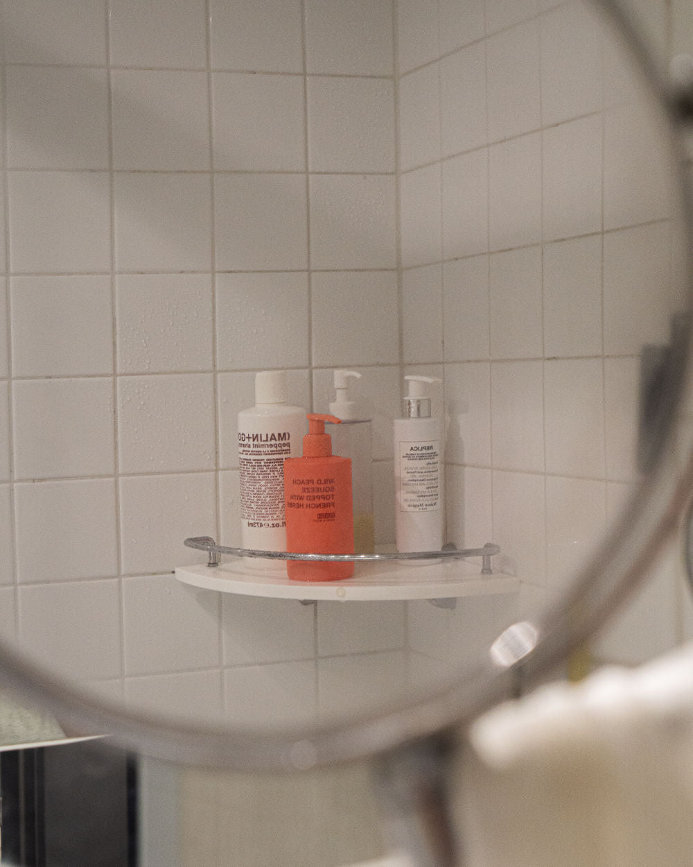 KUOCA Wild Peach Squeeze Topped with French Harbs Hand & Body Wash